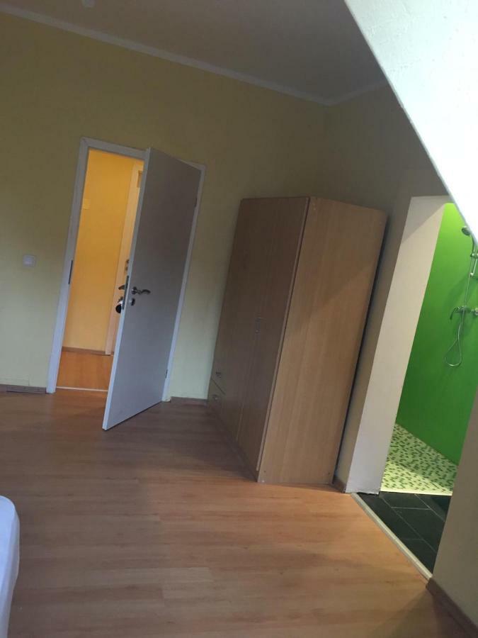 Doppelbettzimmer Mit Bad كايزرسلاوترن المظهر الخارجي الصورة